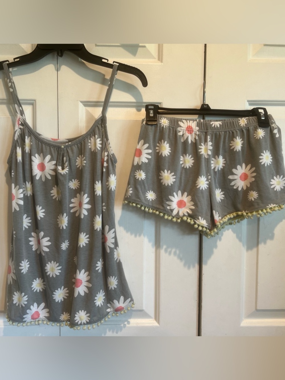 2 Pc Pajama Set 🩶 Pj Couture Gray Daisy Cami & Pom-Trim Shorts Set